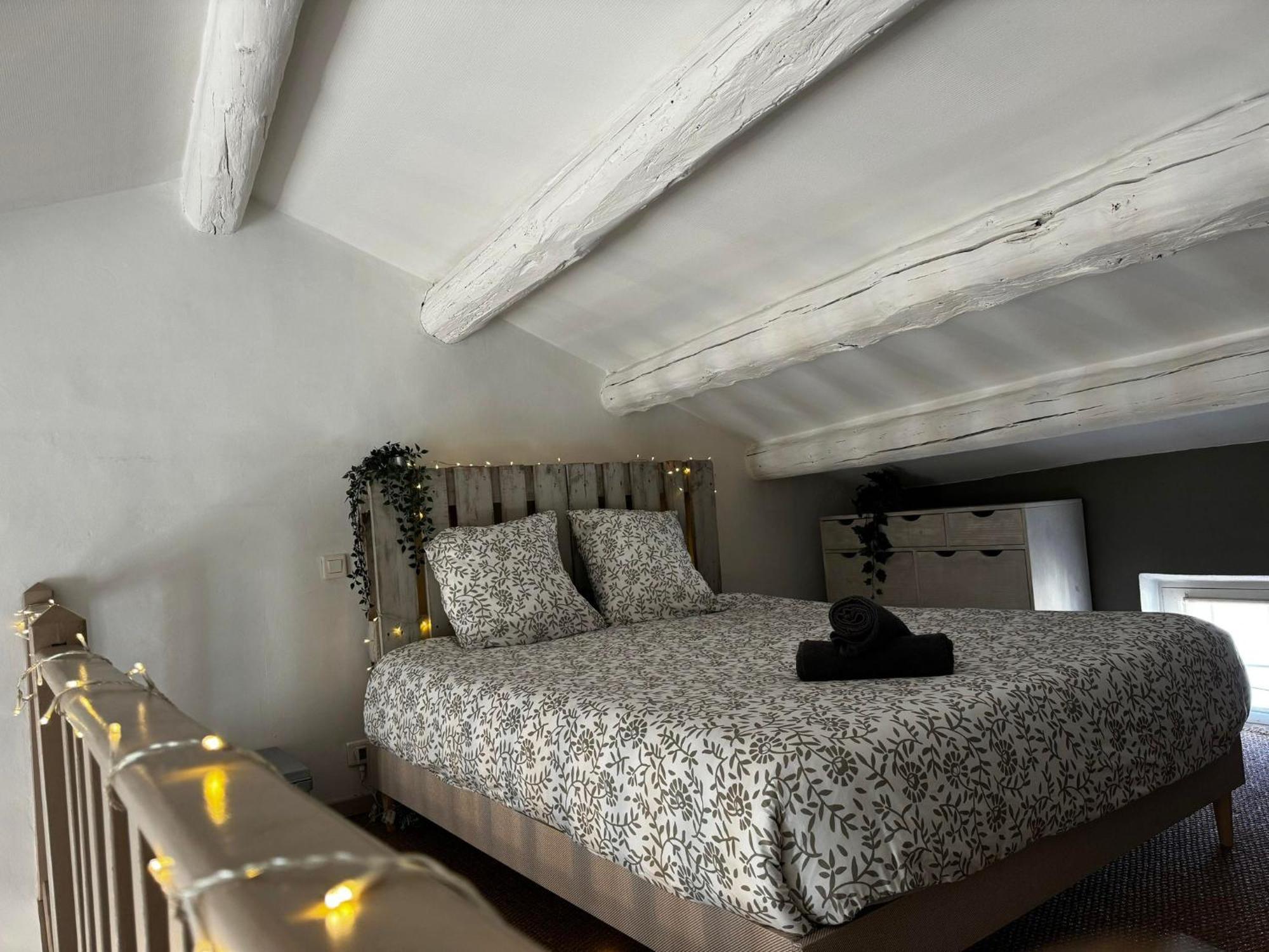 La Villa De Lea - Wifi - 5 Personnes - Intramuros Avignon Bagian luar foto